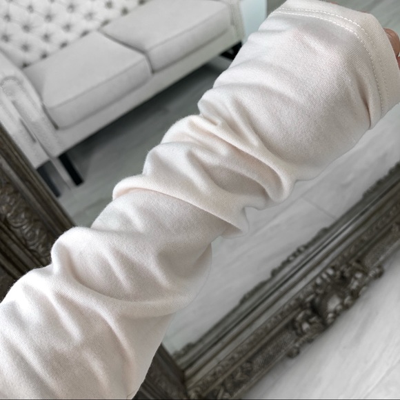 🏷SALE—LUCILLE— in Cream - Picture 4 of 6